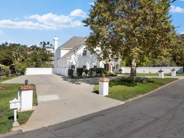 Vista, CA 92084,893 Salem St