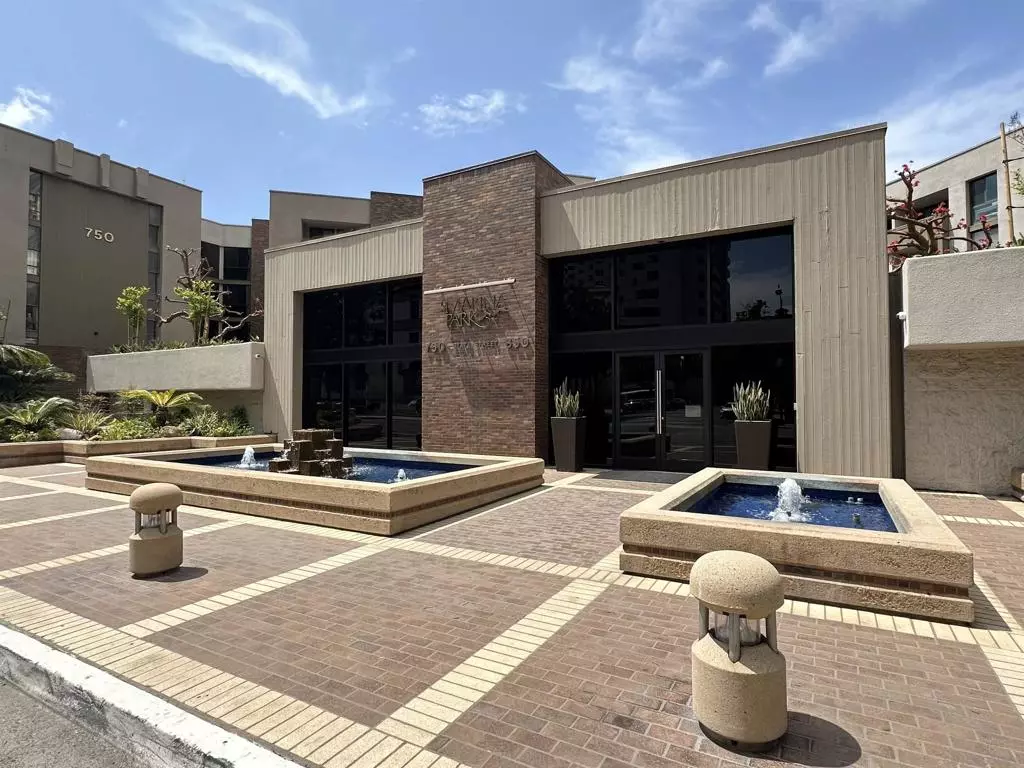 San Diego, CA 92101,850 State St. #121