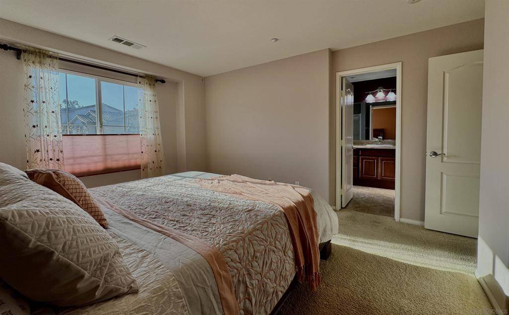 San Diego, CA 92127,10410 Duxbury Ln #Unit 4