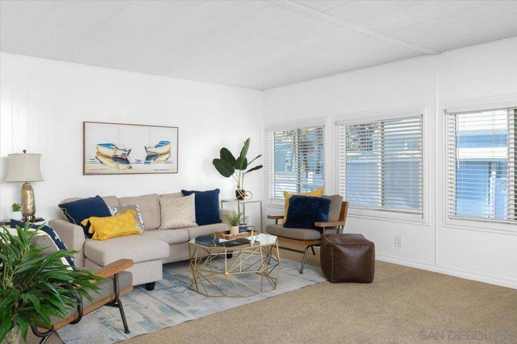 Carlsbad, CA 92011,6550 Ponto #34