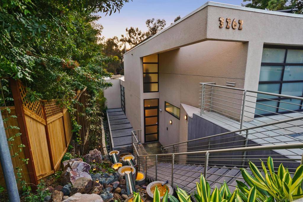 San Diego, CA 92103,3262 Front St