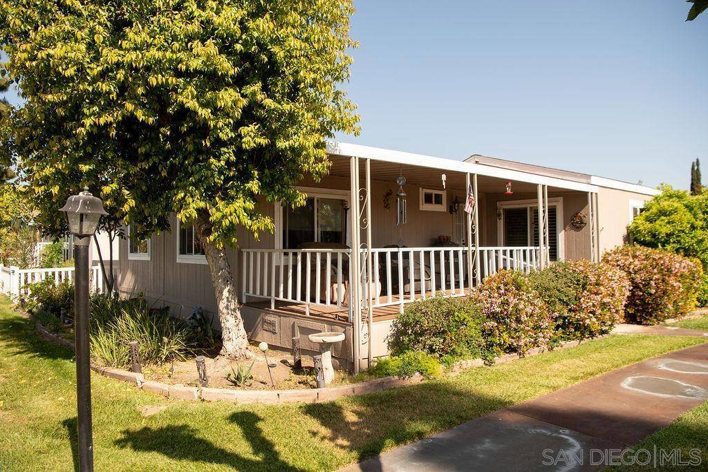 Santee, CA 92071,9255 N MAGNOLIA AVE #102