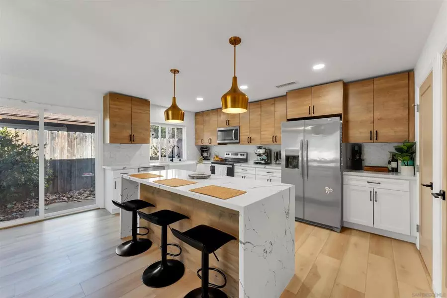 1622 Summertime Dr, El Cajon, CA 92021
