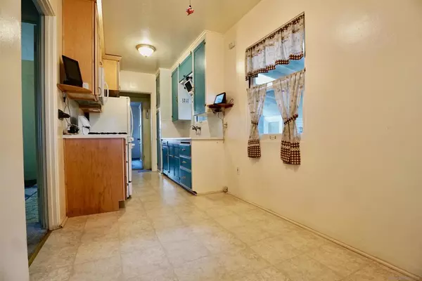 Lemon Grove, CA 91945,7553 Cuyamaca Ave