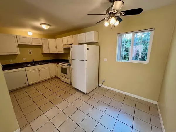 San Diego, CA 92110,5725 LINDA VISTA RD #2