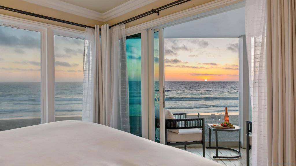 San Diego, CA 92109,3285 Ocean Front Walk #3
