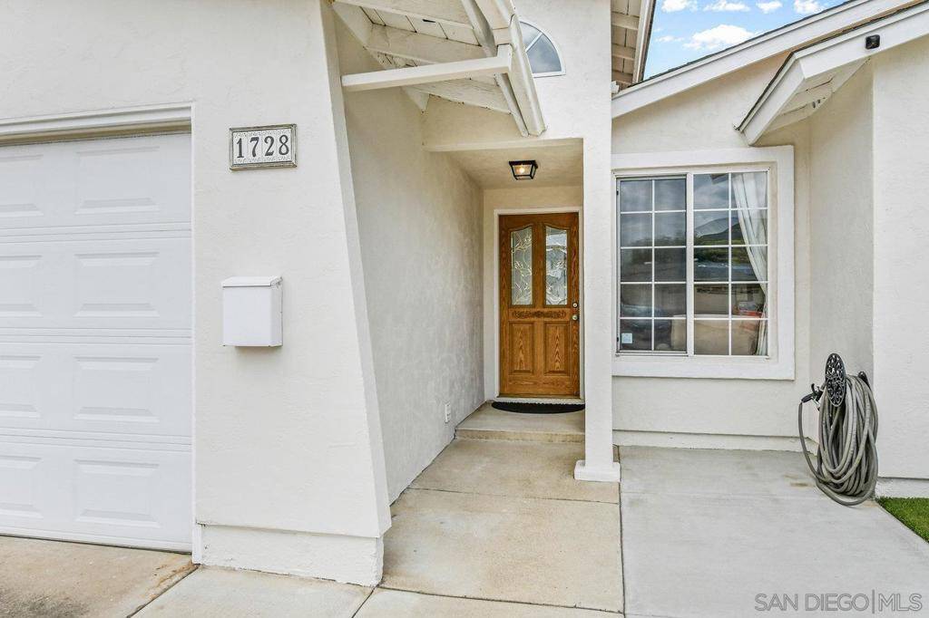 El Cajon, CA 92021,1728 Plumeria