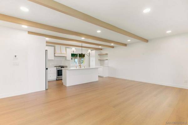 Encinitas, CA 92024,210 A Street #9