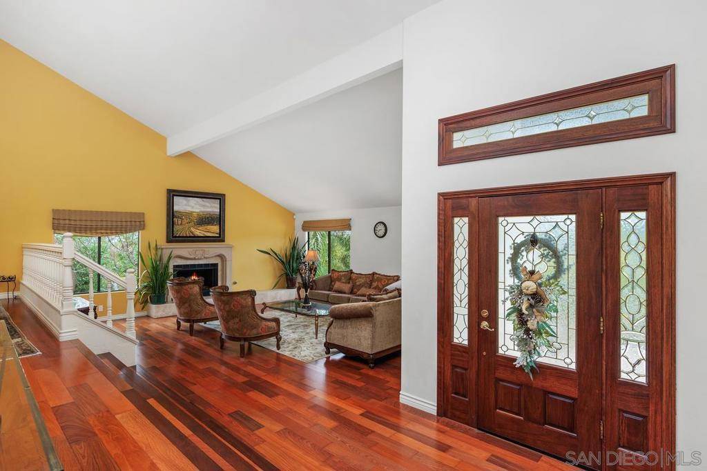 Carlsbad, CA 92009,6541 Vispera Pl