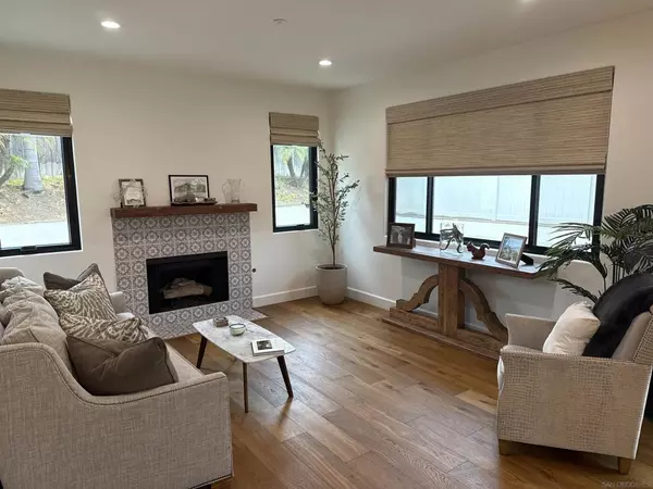 Carlsbad, CA 92008,1490 Tara Ct