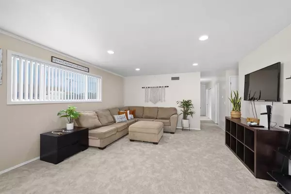 Santee, CA 92071,9208 Shadow Hill Rd