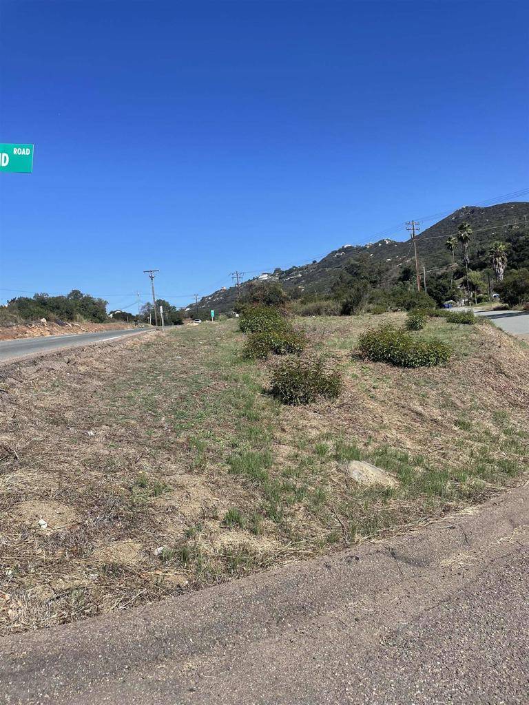 El Cajon, CA 92021,0 La Cresta Rd 2