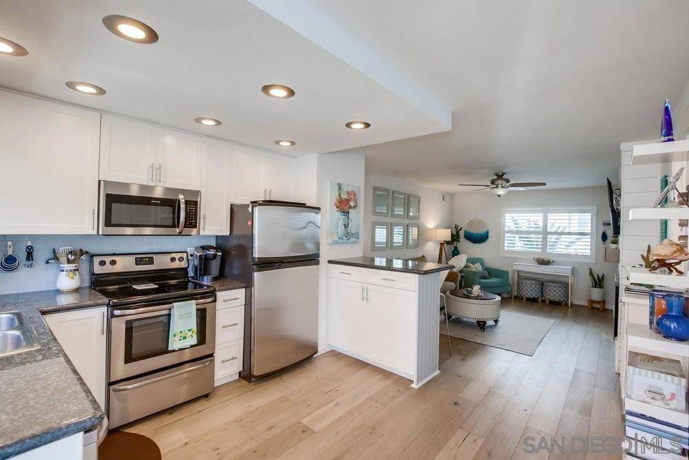 San Diego, CA 92109,5055 La Jolla Blvd #16