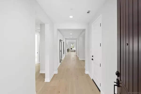 San Marcos, CA 92069,1238 Topanga Dr