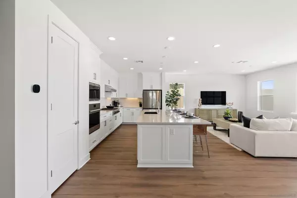 San Marcos, CA 92069,948 Visalia Pl