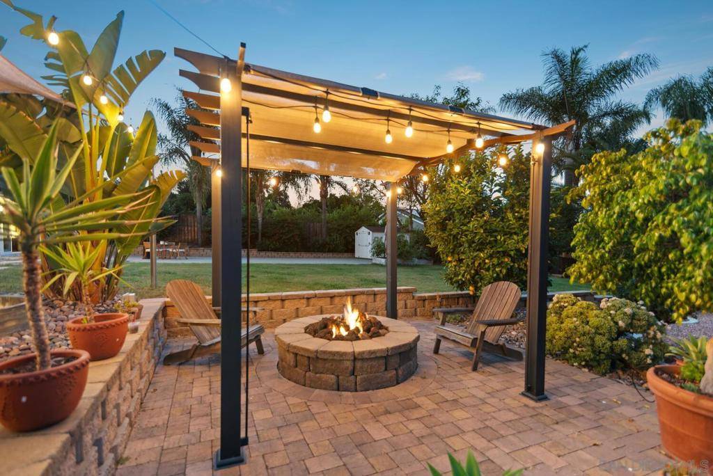 1654 Palomino Ln, Escondido, CA 92025