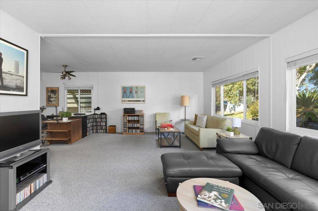 Carlsbad, CA 92011,7318 San Luis Street