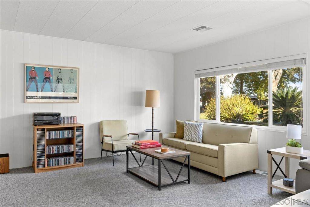 Carlsbad, CA 92011,7318 San Luis Street