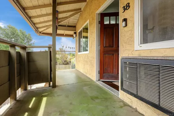 Escondido, CA 92027,2041 E Grand Ave. #38