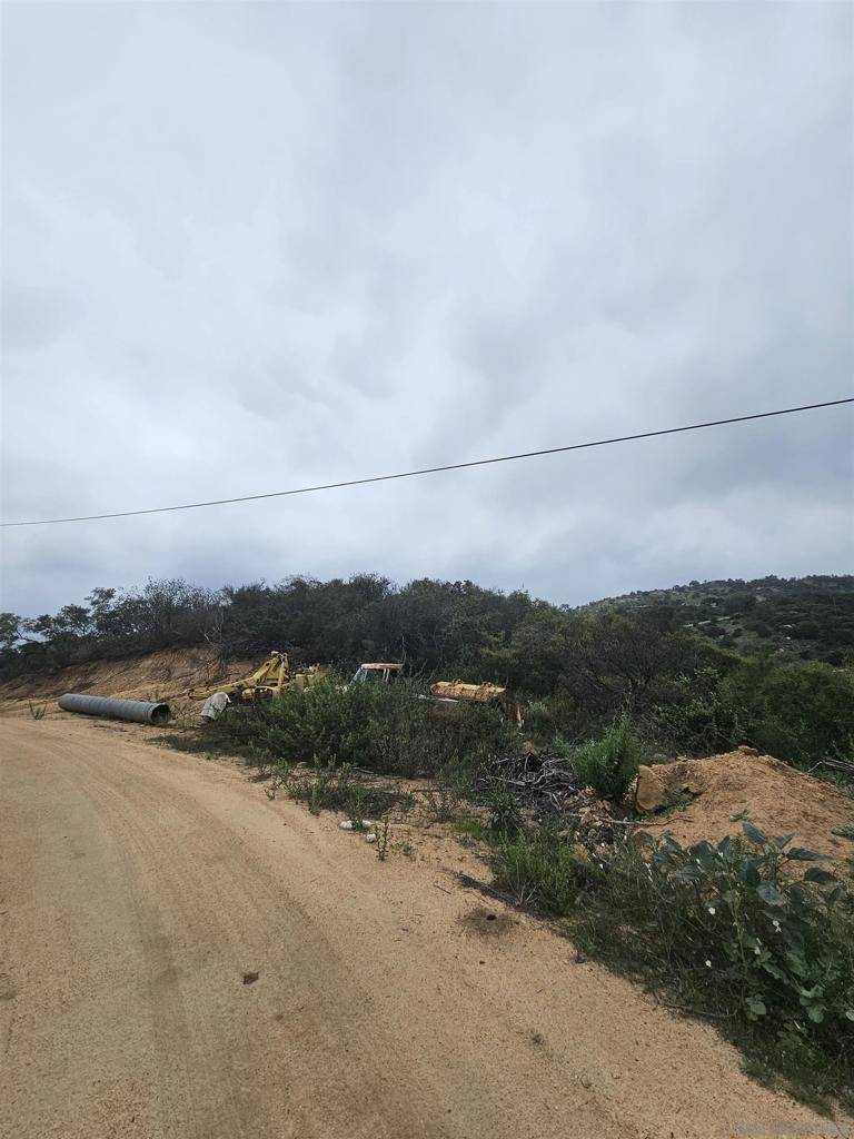 Fallbrook, CA 92028,6465 Rainbow Heights Rd