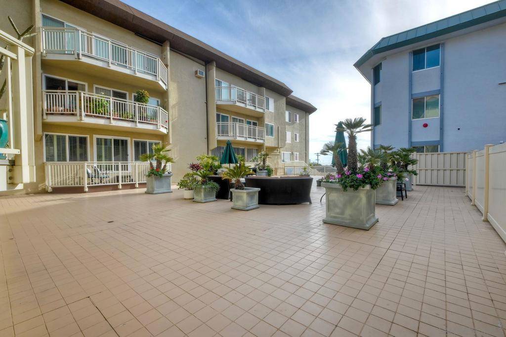 La Jolla, CA 92037,5370 La Jolla Blvd #305B
