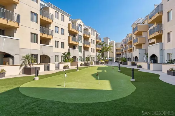San Diego, CA 92130,3877 Pell Place #313