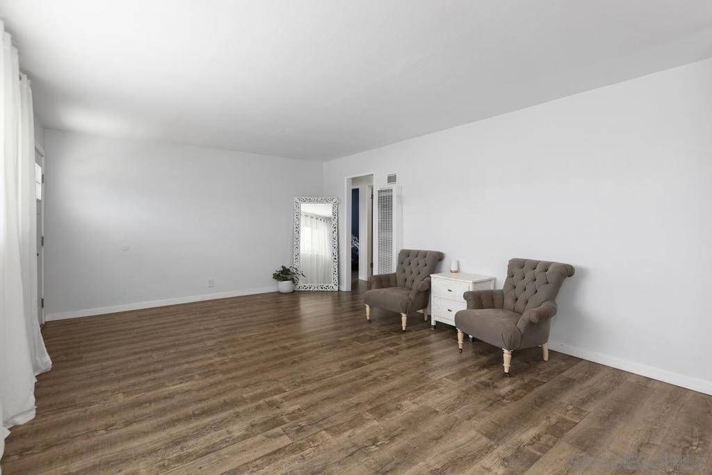 San Diego, CA 92117,4870 Doliva Dr
