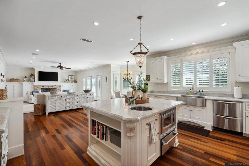 Coronado, CA 92118,Address not disclosed