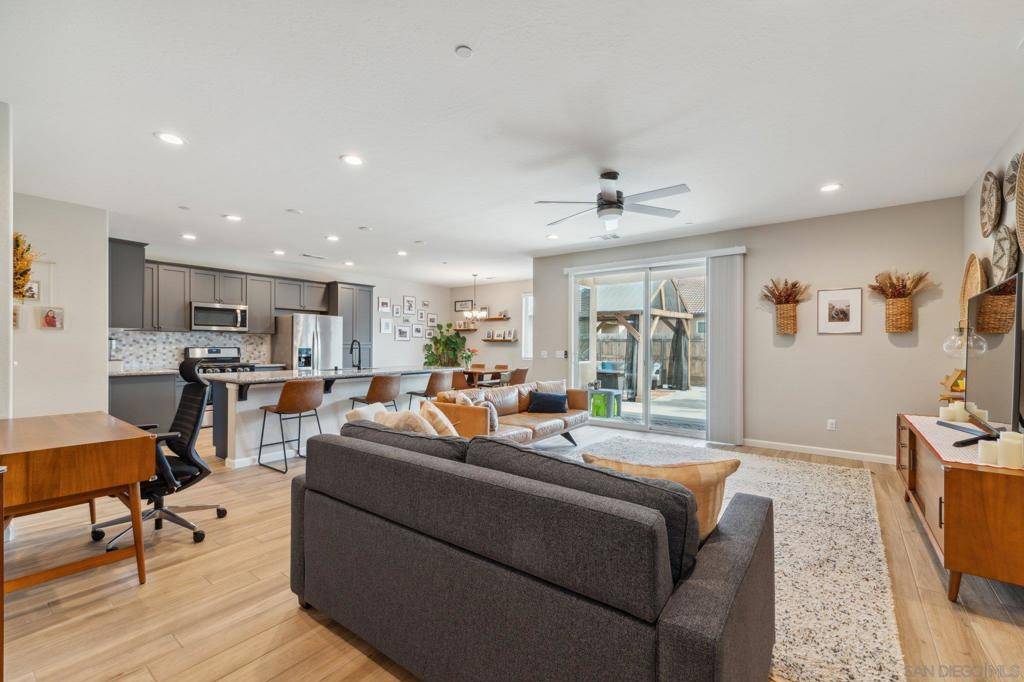 Visalia, CA 93291,3438 N Oakwood Ct.