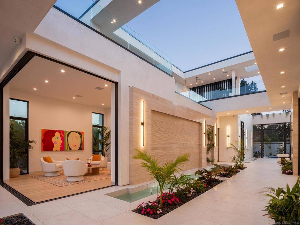 La Jolla, CA 92037,6283 La Jolla Scenic Dr S