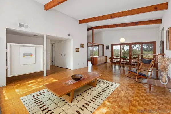 La Jolla, CA 92037,8415 Sugarman Dr