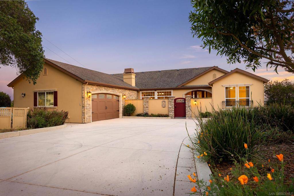 960 Smith Rd, Watsonville, CA 95076