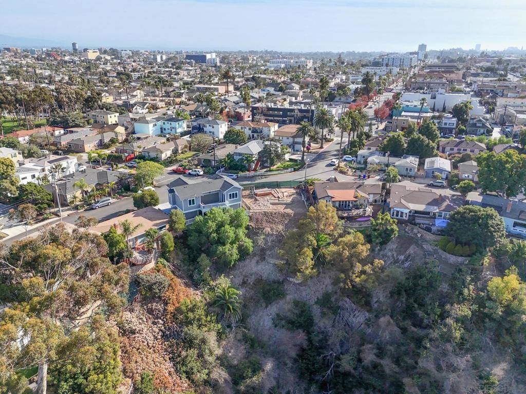 San Diego, CA 92116,1804 Mission Cliff Dr