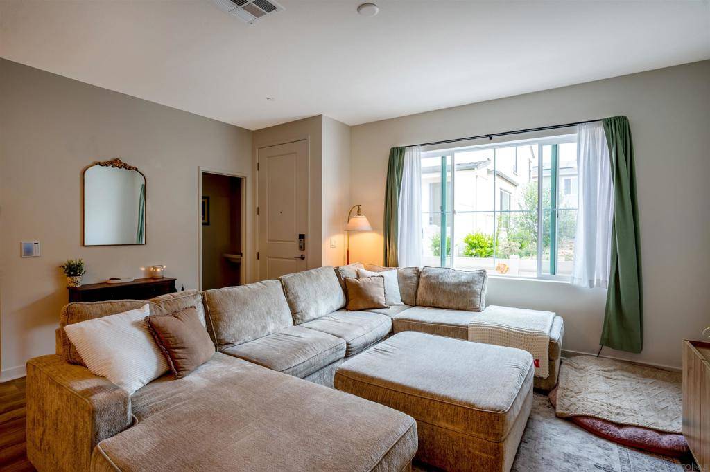 Fallbrook, CA 92028,328 Satsuma Trl