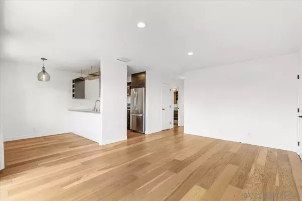 Solana Beach, CA 92075,638 E Solana Cir