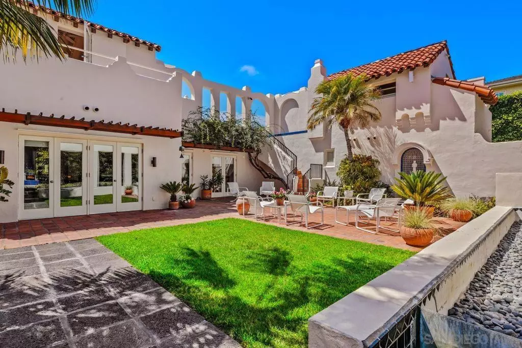 La Jolla, CA 92037,7253 Monte Vista Avenue