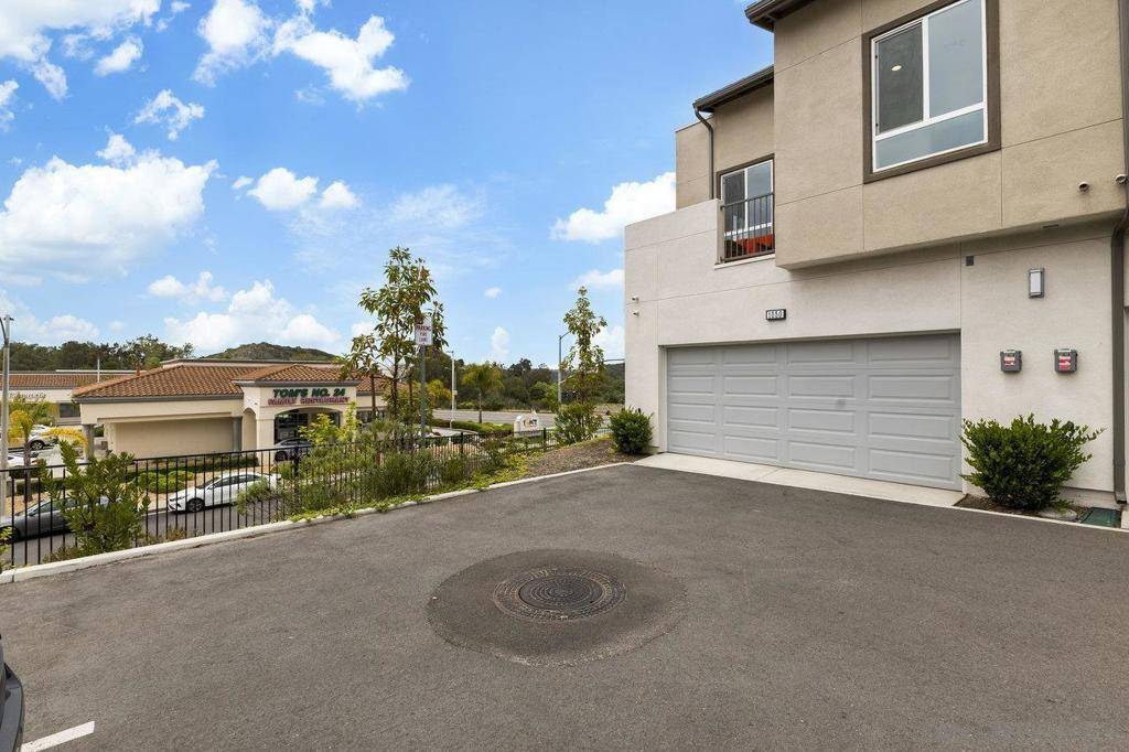 Vista, CA 92081,1050 Kendale Way
