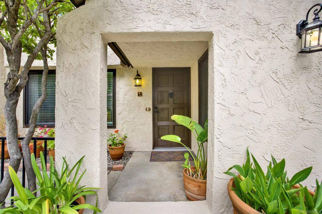 Bonita, CA 91902,3069 Plaza Natalia