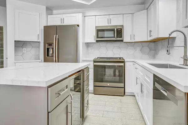 San Diego, CA 92101,655 Columbia St #311