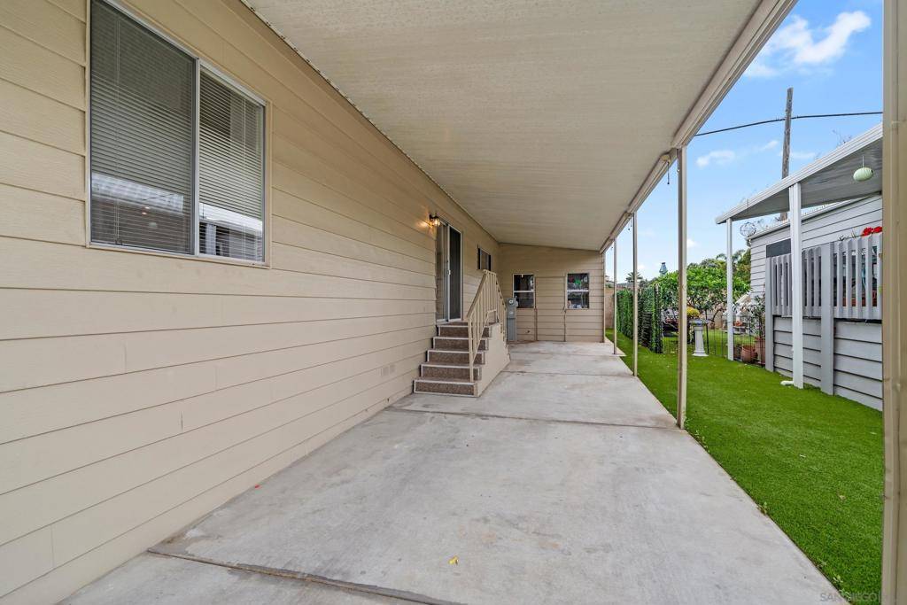 Carlsbad, CA 92011,7221 San Luis St