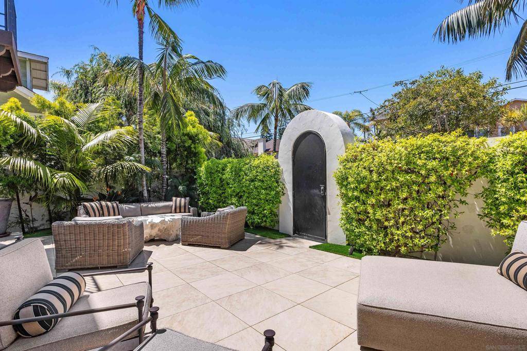 Encinitas, CA 92024,227 Neptune Ave