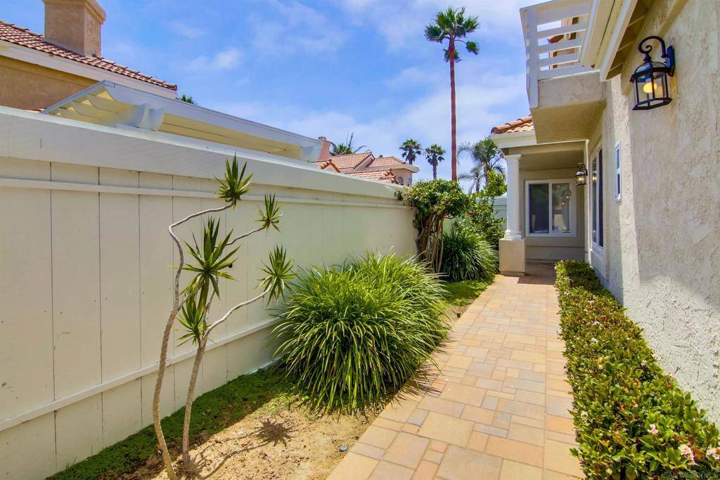 Coronado, CA 92118,60 Mardi Gras