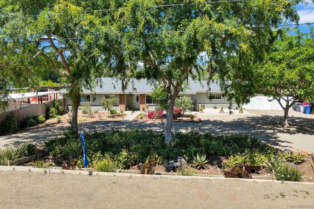 Poway, CA 92064,13918 Putney Rd