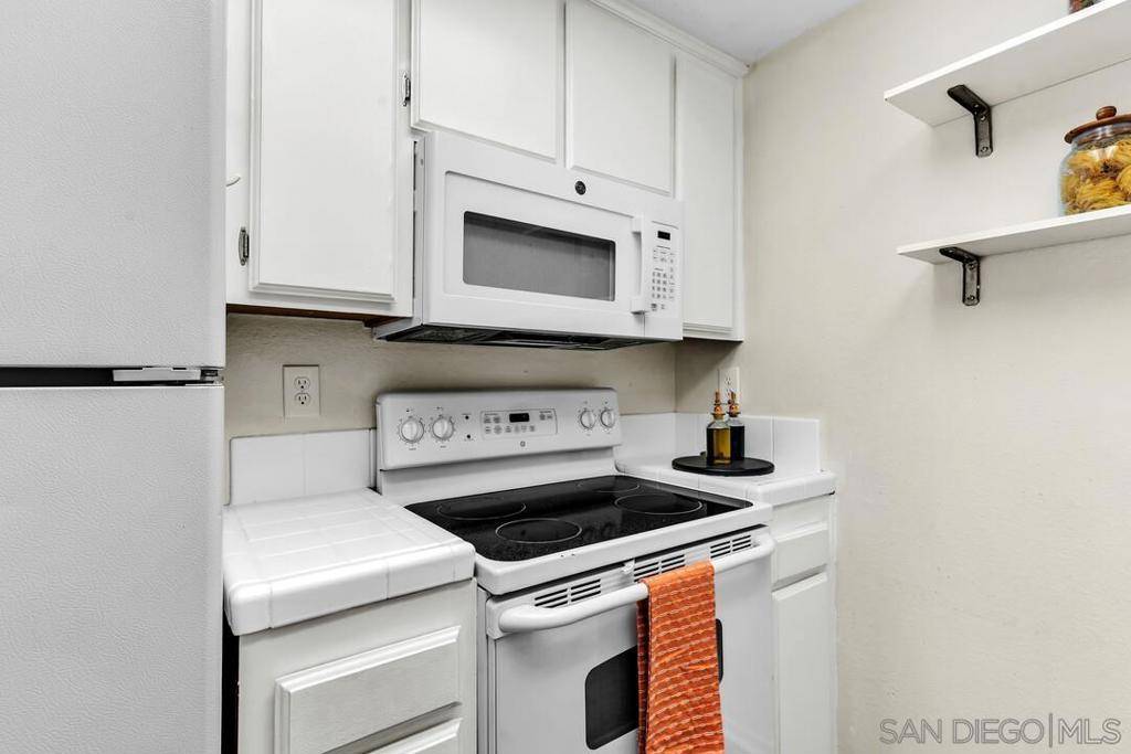San Diego, CA 92107,4452 Mentone St #304