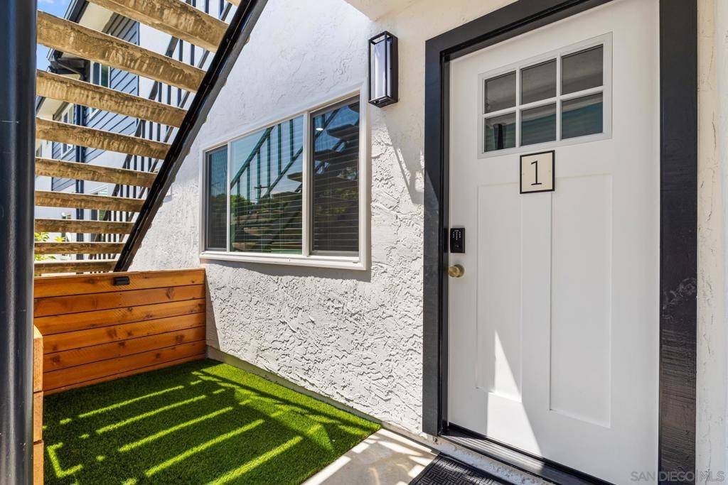 San Diego, CA 92104,4162 Arizona Street