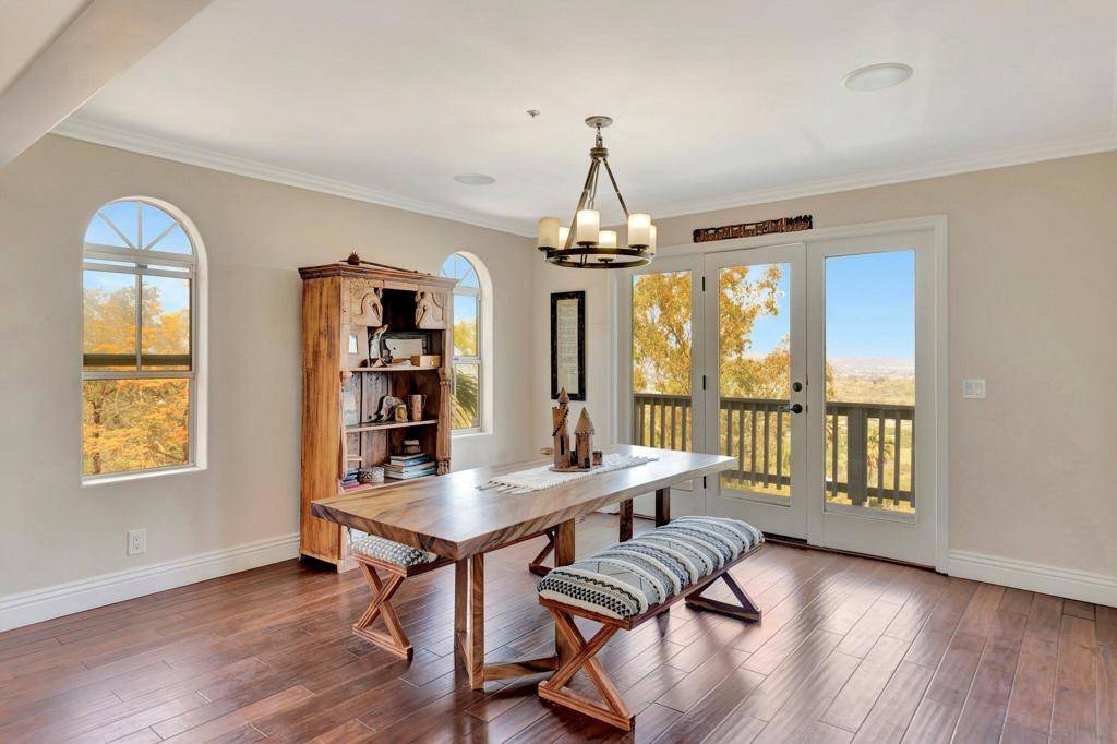 San Marcos, CA 92078,560 Seeforever Dr