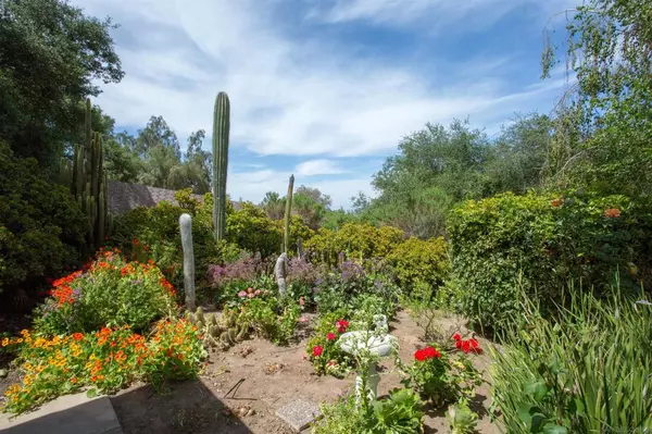 Escondido, CA 92026,28628 Mountain Meadow Rd