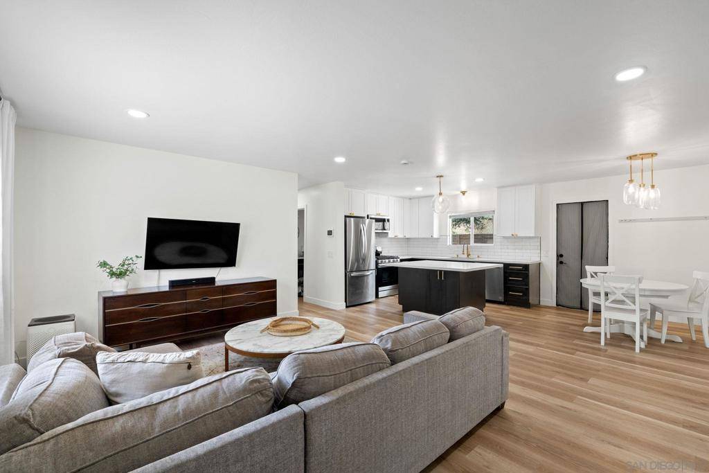 Lakeside, CA 92040,12244 Lakeshore Drive