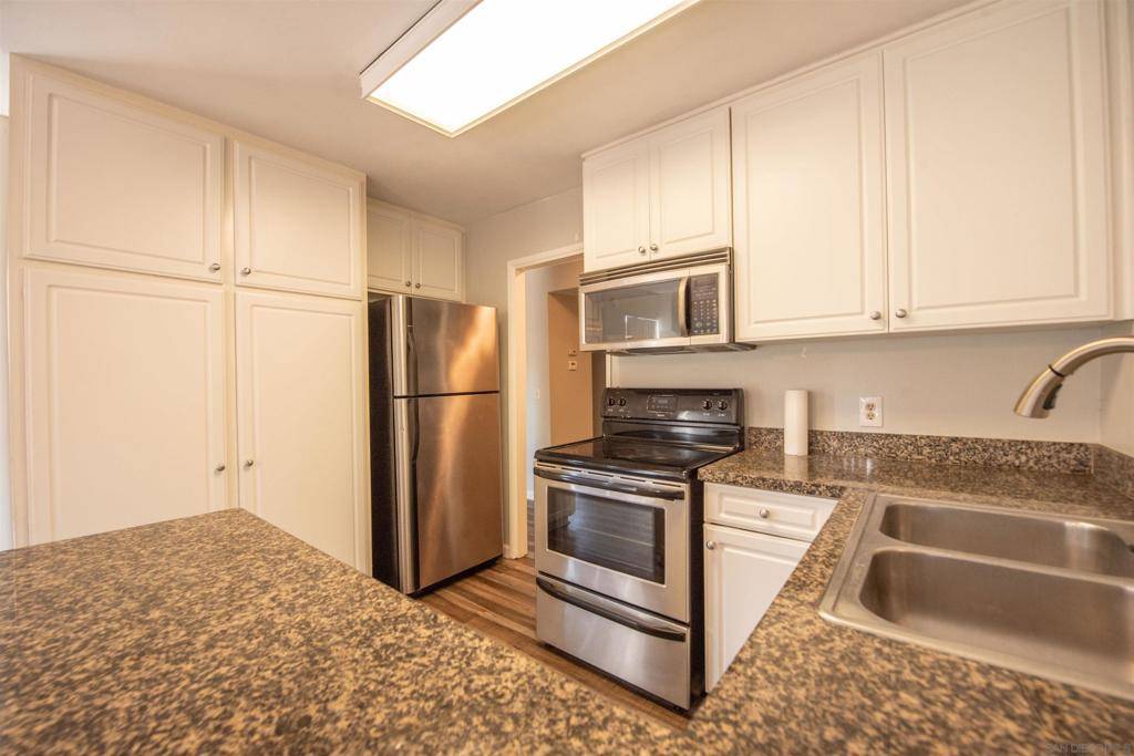 San Diego, CA 92127,17141 W BERNARDO DR