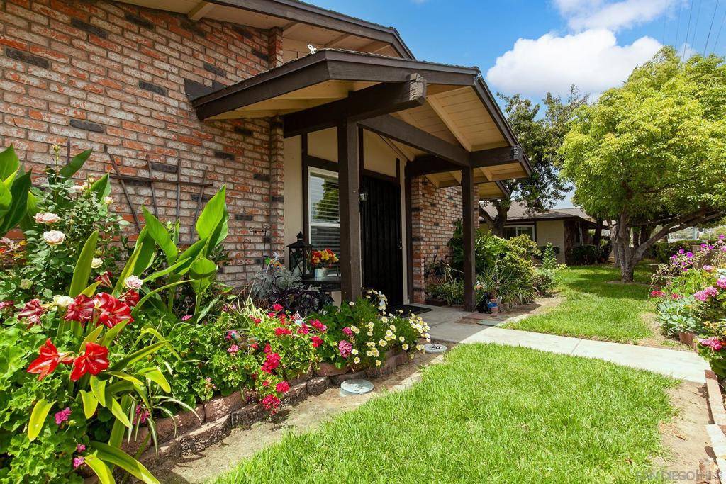 Santee, CA 92071,9952 N Magnolia Ave